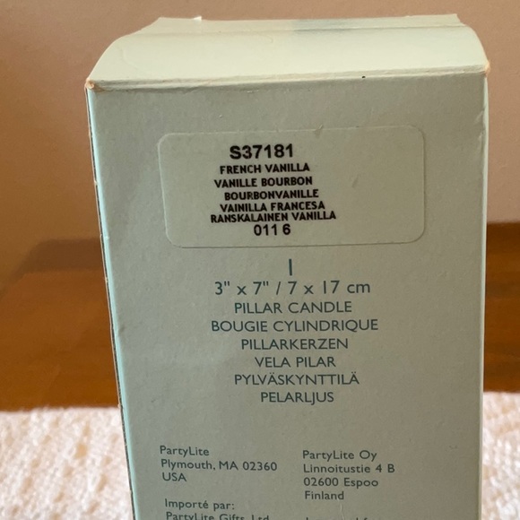 NWT- PartyLite French Vanilla 3"x7" Pillar Candle - Picture 5 of 7